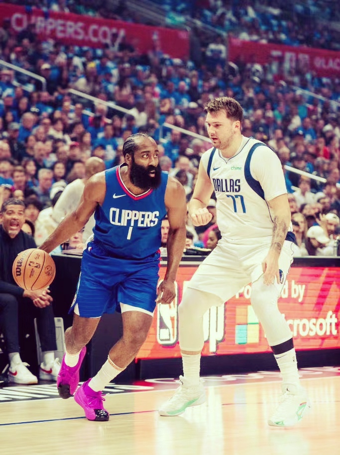 爱游戏APP-关于C9不断突破！，巴特勒连续五场比赛得分超过比赛局势复杂引发球迷热议的信息