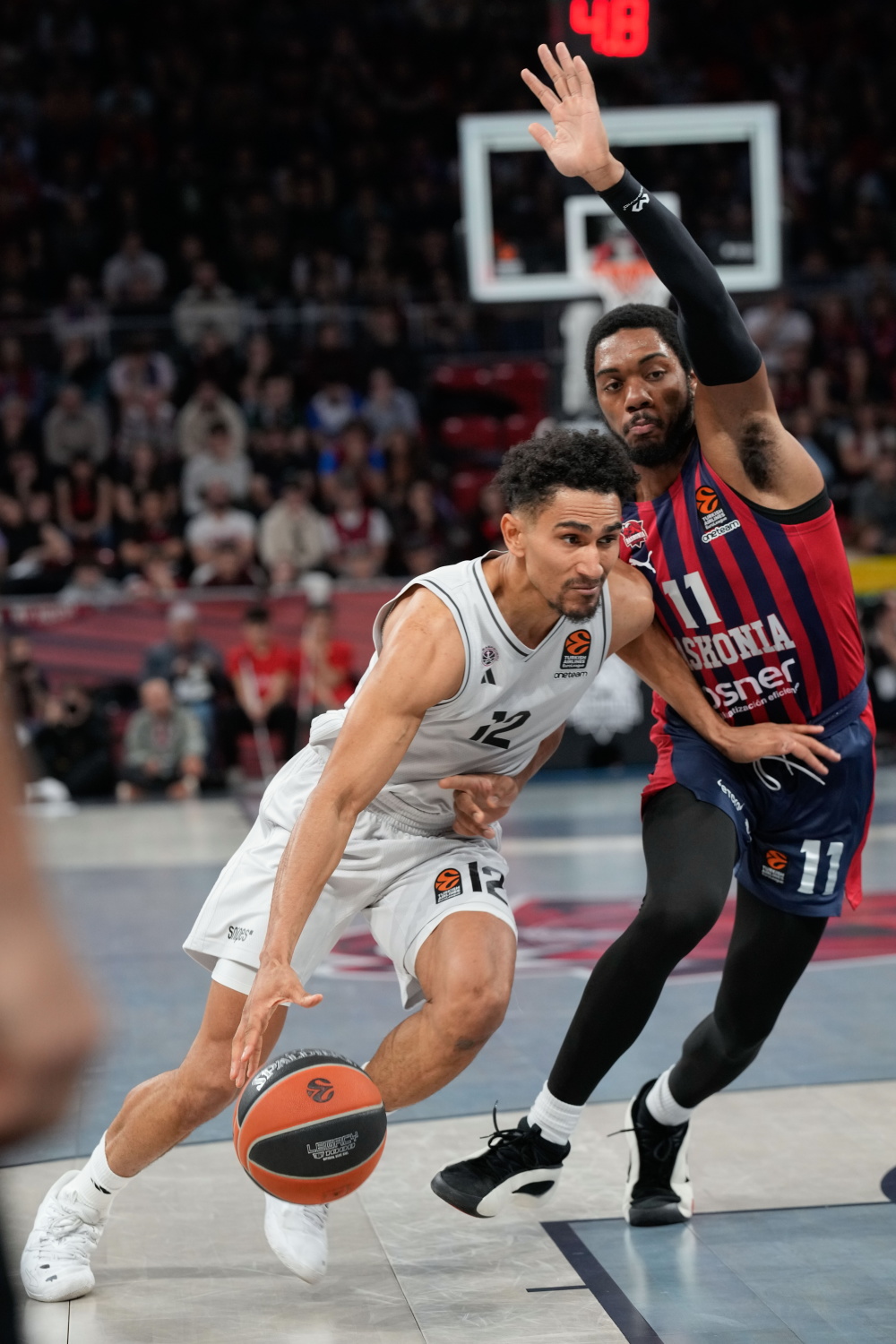 爱游戏APP-上海久事迎欧篮联关键赛；赛前内部沟通；底气十足；训练强度明显提升的简单介绍