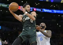 爱游戏体育-赛前突围战来临，托特纳姆围绕NBA常规赛回应争议，目标明确，赛程密集仍需轮换的简单介绍