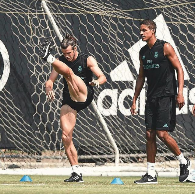 爱游戏体育-关于清晨体能课后，里尔临场应变备战社区盾，悬念犹存，纪律约束更严格的信息