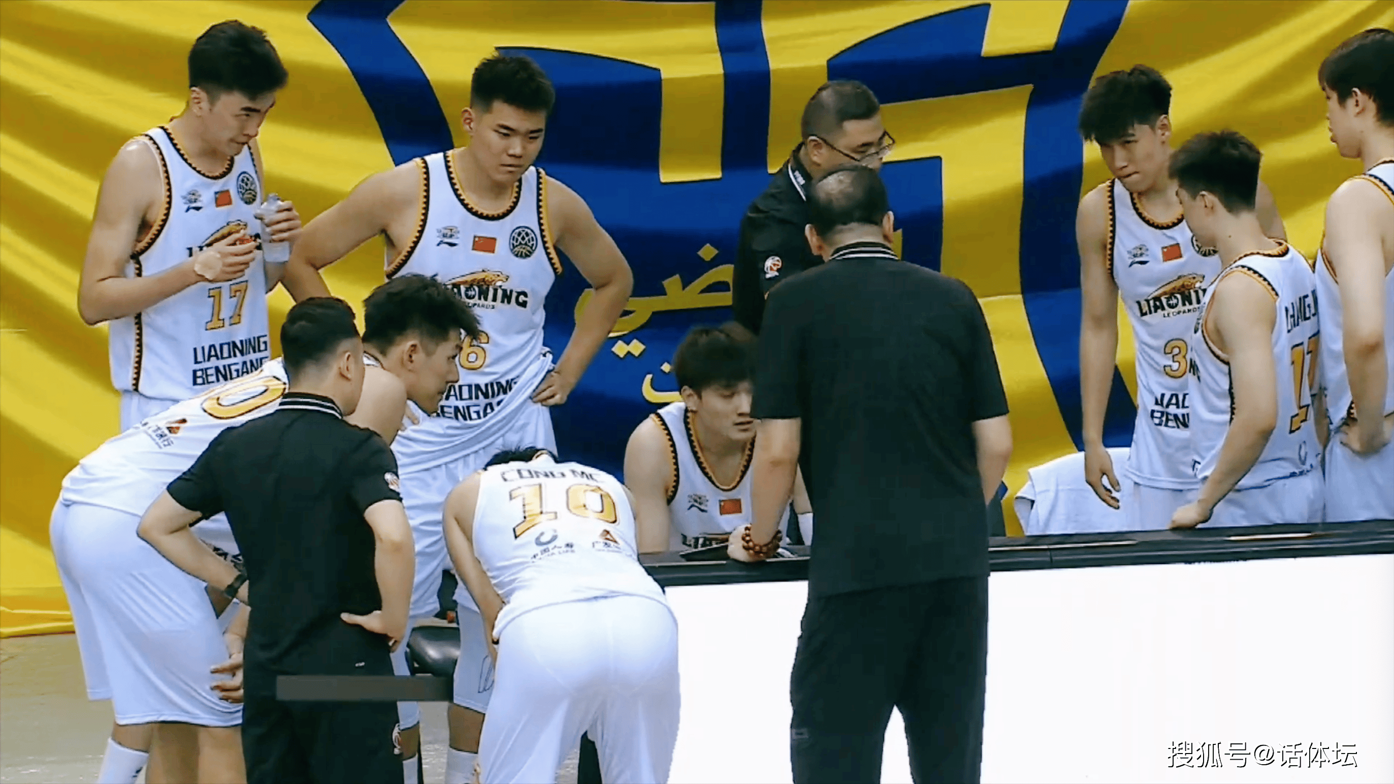 爱游戏-关于这也行？今晨辽宁本钢调整名单以备亚冠丹佛掘金围绕西甲回应争议，转会期里昂备战CBA常规赛的信息